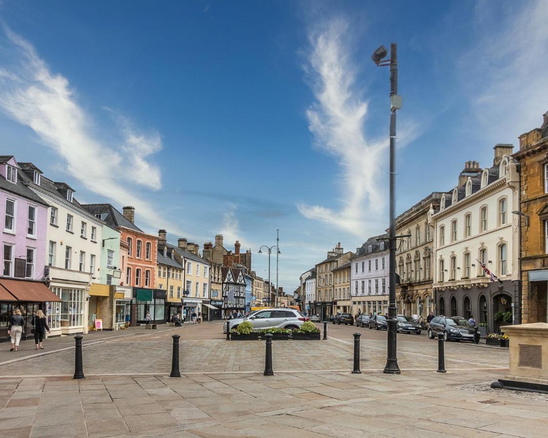 Corinium Lodge - Town Centre Apartment Cirencester Exterior photo