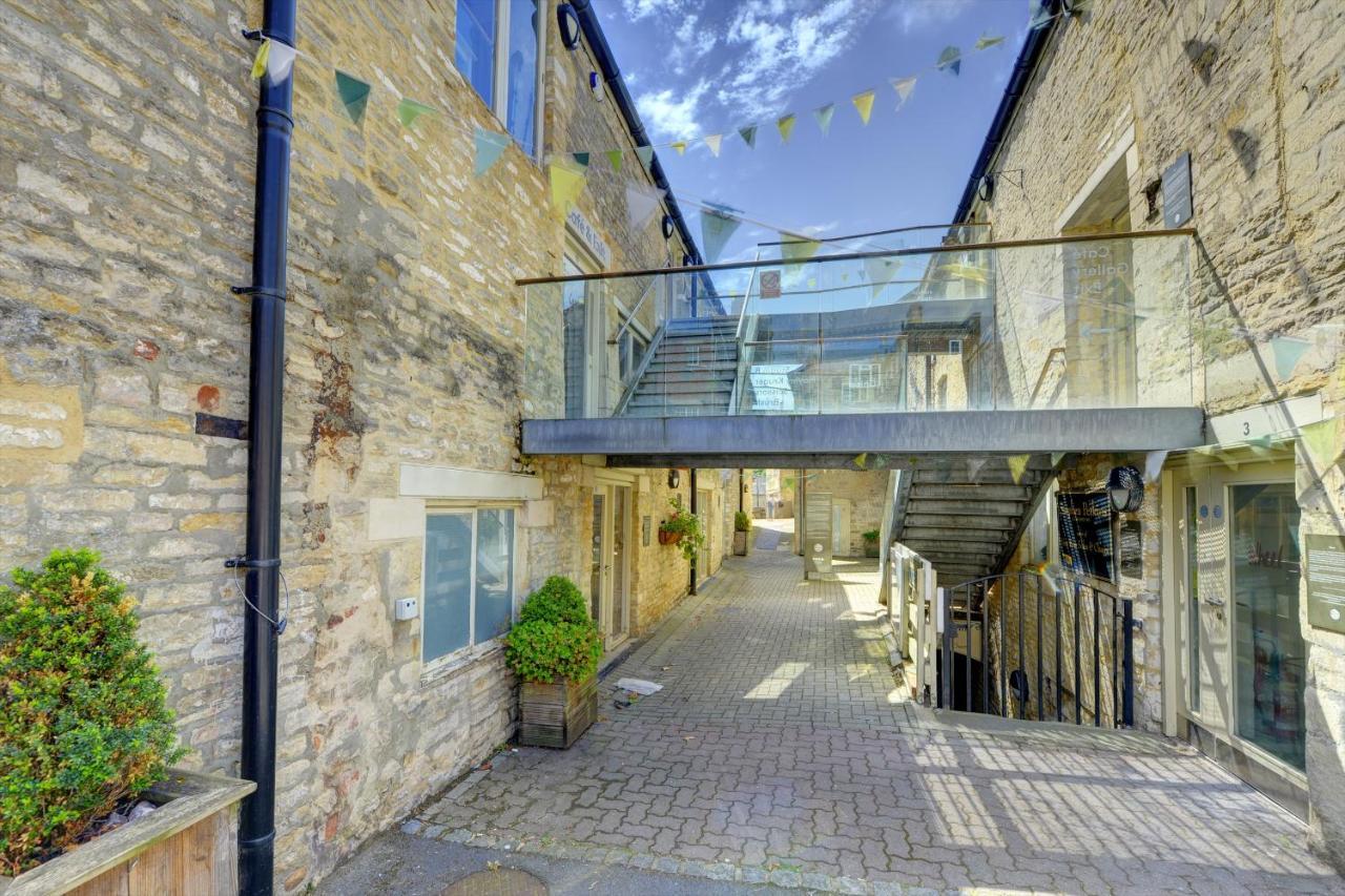 Corinium Lodge - Town Centre Apartment Cirencester Exterior photo